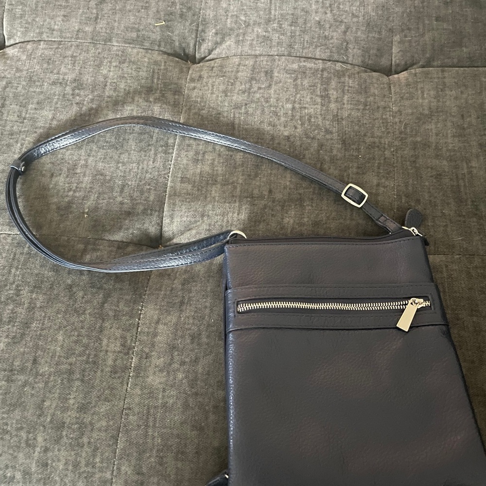 Gianni Bernini genuine Leather Navy Blue crossbody bag! Like new, used once!